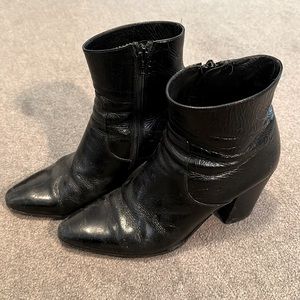 YSL Paris, Black Leather w/ Zipper, size 39